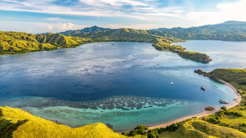 How To Get To Komodo Island From Bali: Flights and Tours