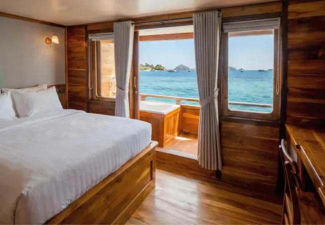 Suite-Cabin-1-Naturalia-Cruise