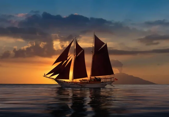 komodo flores tour_vvip boat_si_duta_boa 01