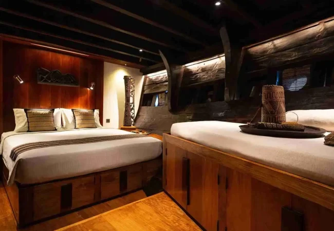 komodo flores tour_vvip boat_silolona 08