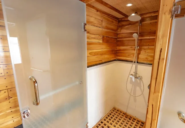 lamborajo_3_royal_master_cabin-4