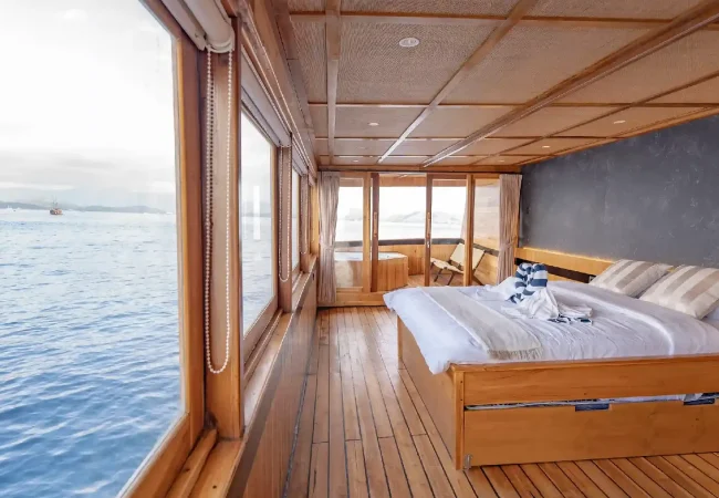 lamborajo_3_royal_master_cabin